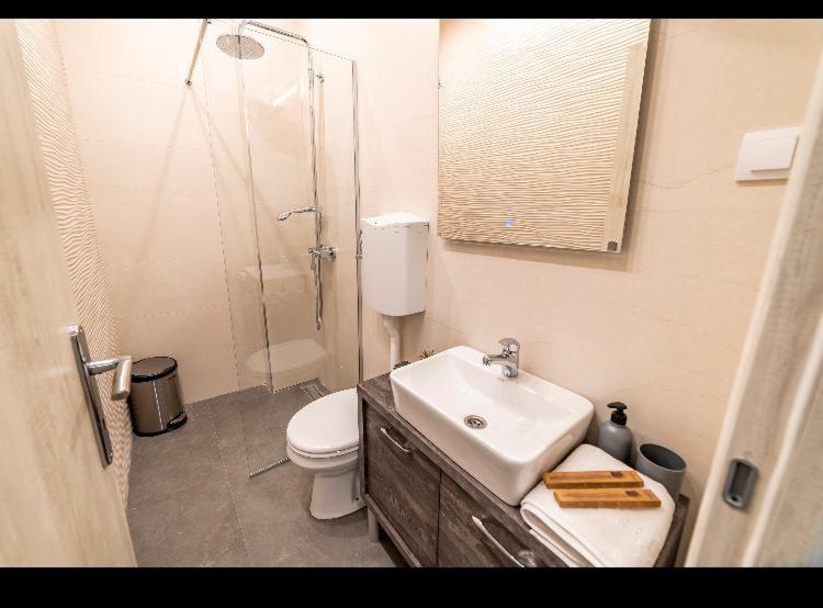 Ivi Place Apartments Novi Sad Ngoại thất bức ảnh